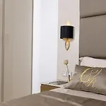 Отель Onyx - Free Access & Parking 4*