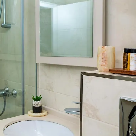 Onyx - Free Access & Parking