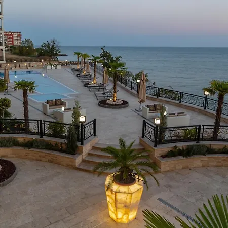 Onyx - Free Access & Parking