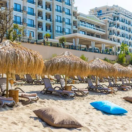 Onyx - Free Access & Parking Готель 4*
