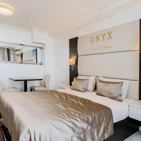 Onyx - Free Parking & Access Hotel 4*