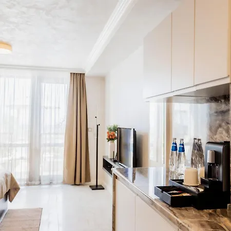 Onyx - Free Parking & Access Hotel