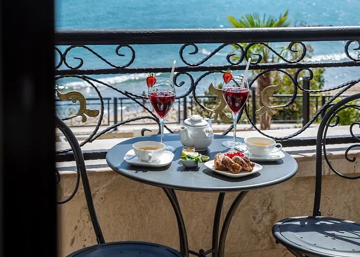 Onyx - Free Access & Parking