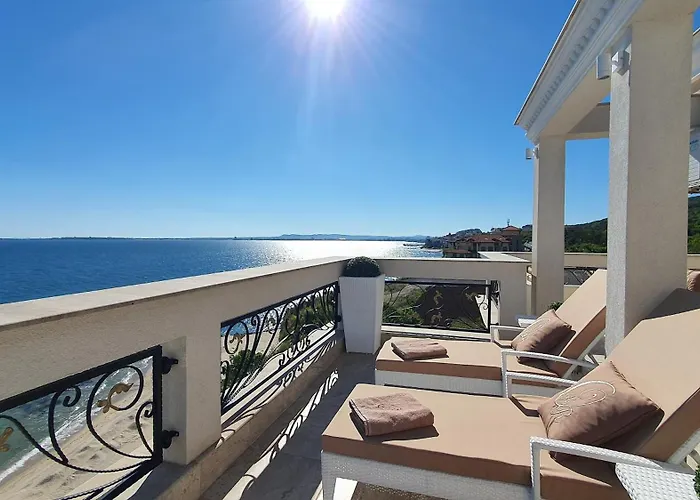 Onyx - Free Access & Parking 4*