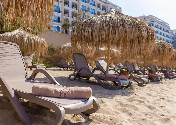 Onyx - Free Access & Parking 4*